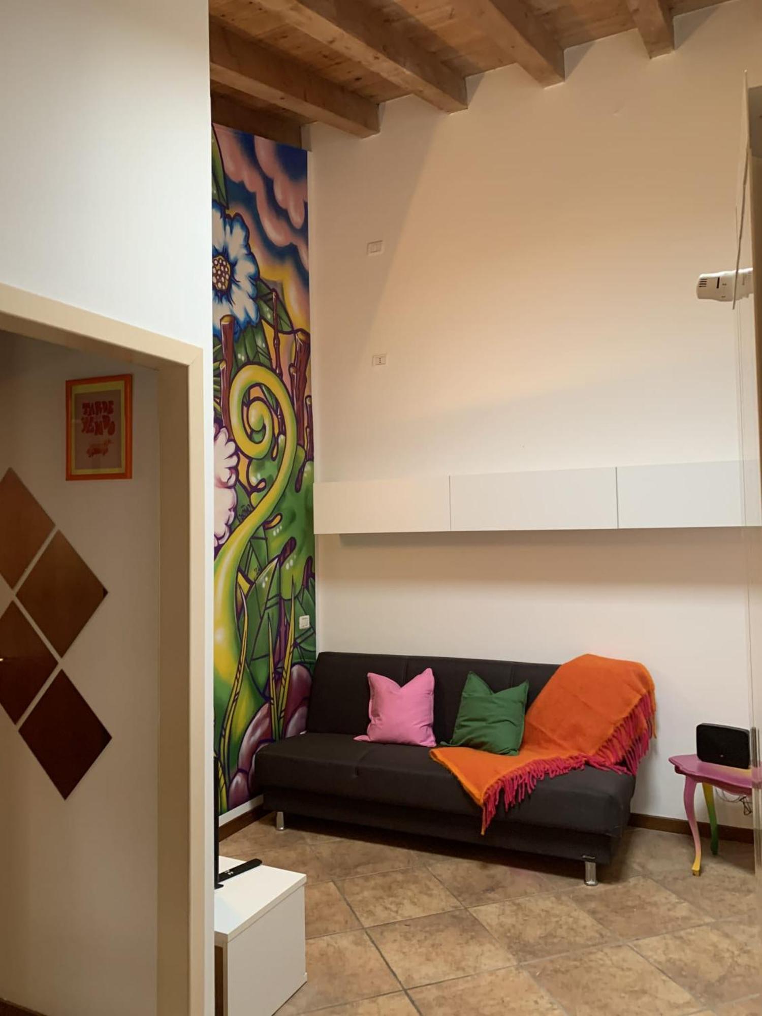 Pati Bilocale - Graffiti'S Apartment Бергамо Екстериор снимка