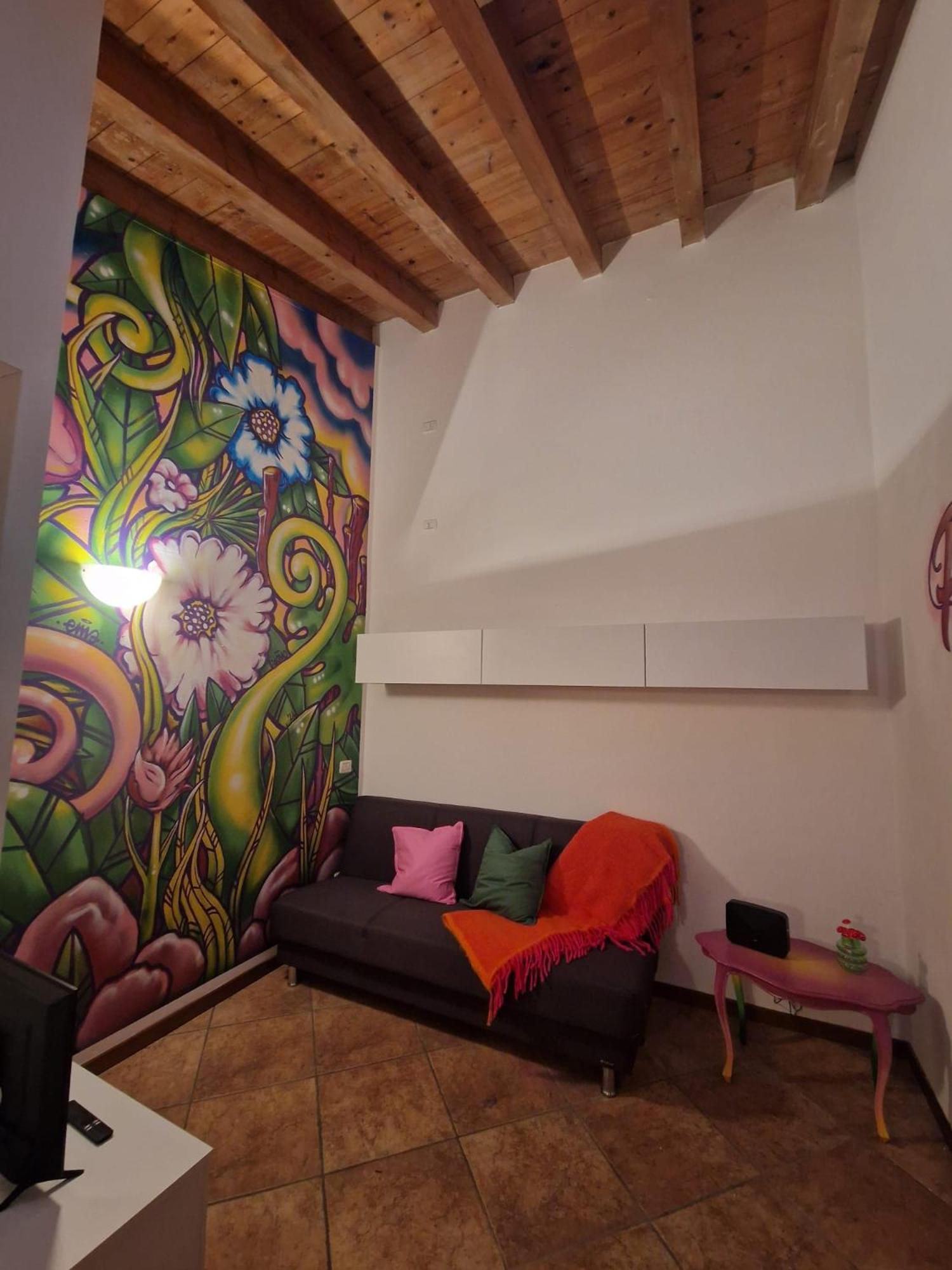 Pati Bilocale - Graffiti'S Apartment Бергамо Екстериор снимка