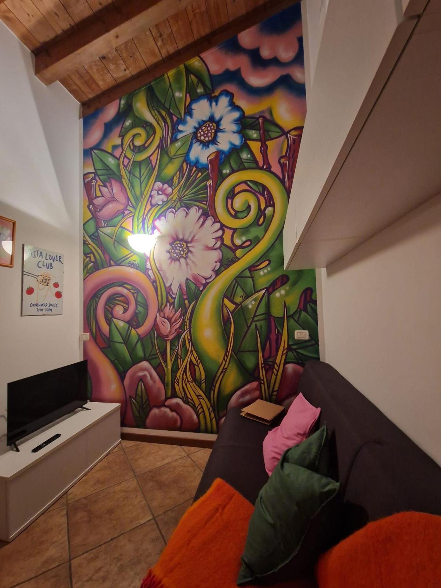 Pati Bilocale - Graffiti'S Apartment Бергамо Екстериор снимка